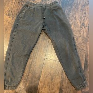 ESSENTIAL OVERSIZED JOGGER Black | Alphalete